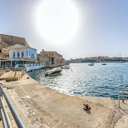 Spacious, Lux 1br In The Capital, By 360 Estates * Valletta